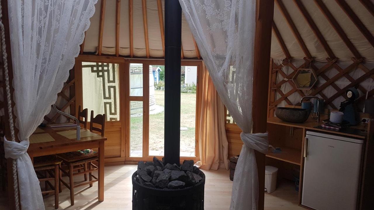 Camping Het Vossenhol เออร์เมโล ภายนอก รูปภาพ