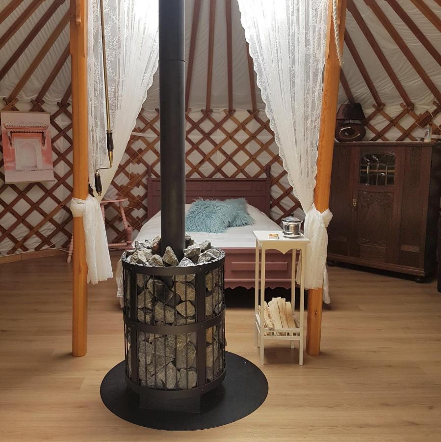 Camping Het Vossenhol เออร์เมโล ภายนอก รูปภาพ